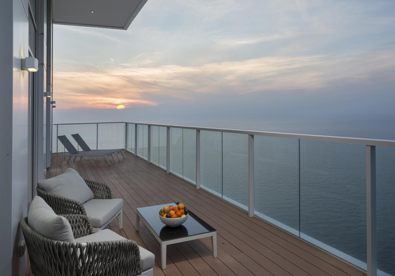 Island Luxurious Suites Hotel And Spa Netánja Kültér fotó