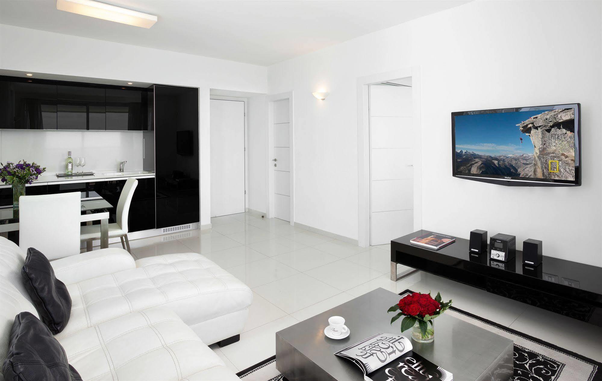 Island Luxurious Suites Hotel And Spa Netánja Kültér fotó