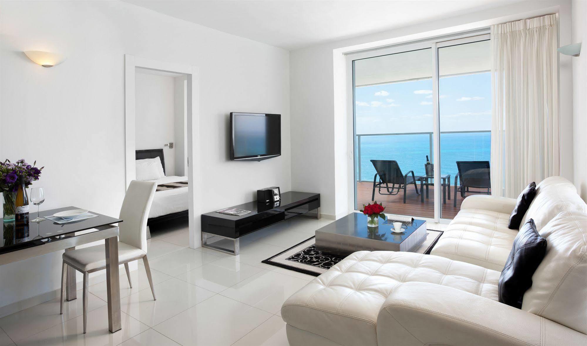 Island Luxurious Suites Hotel And Spa Netánja Kültér fotó