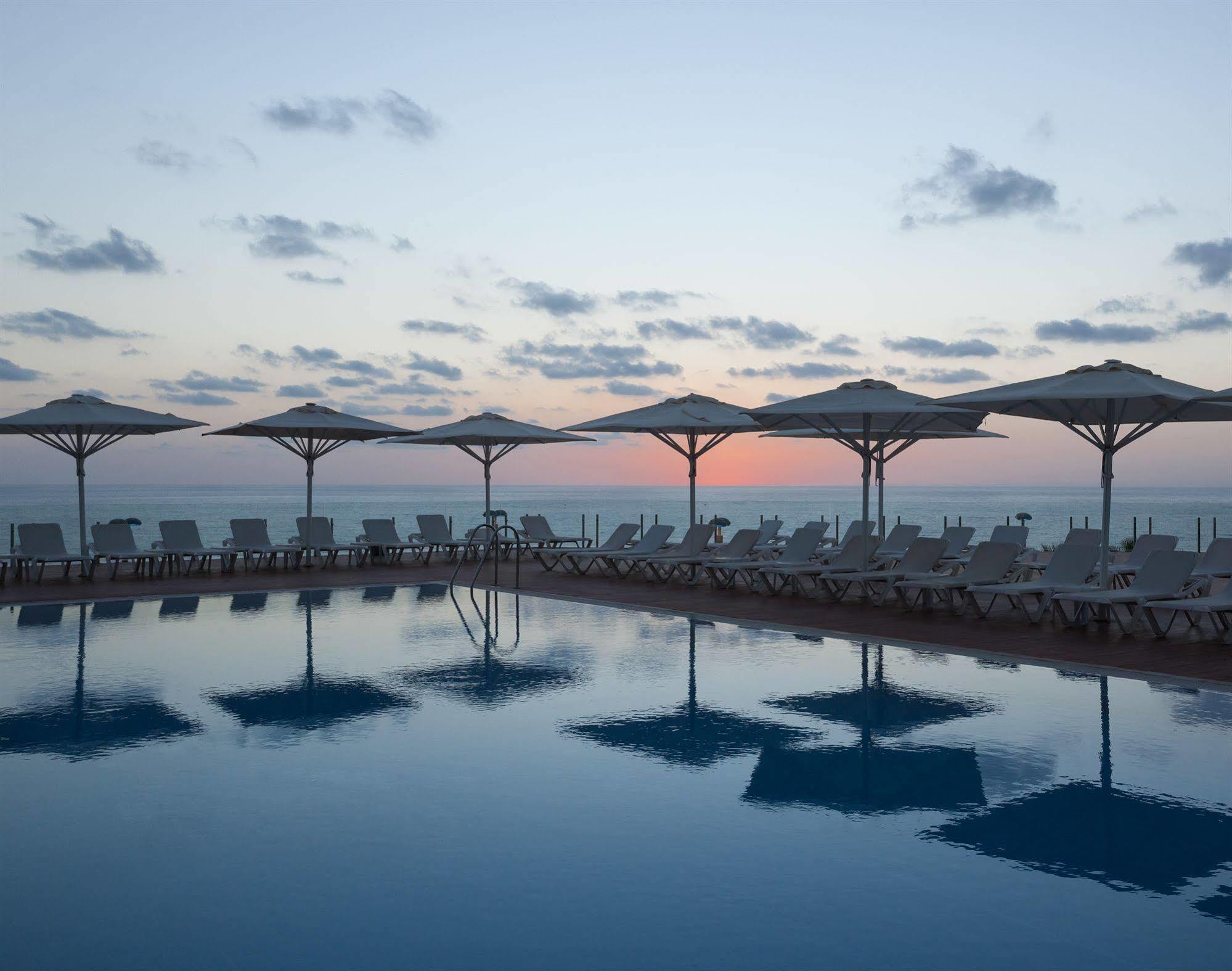 Island Luxurious Suites Hotel And Spa Netánja Kültér fotó